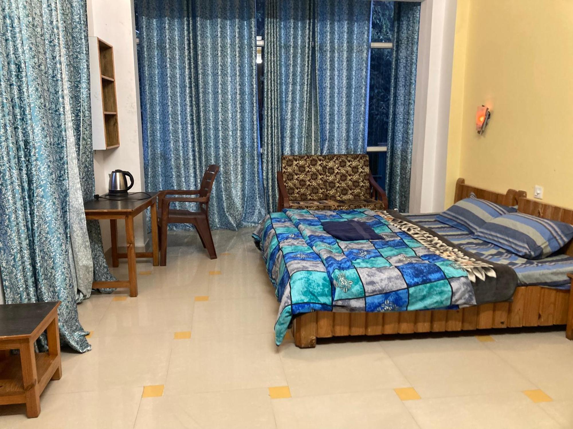 Oasis Guest House Bhagsu D'Shala 다람샬라 외부 사진