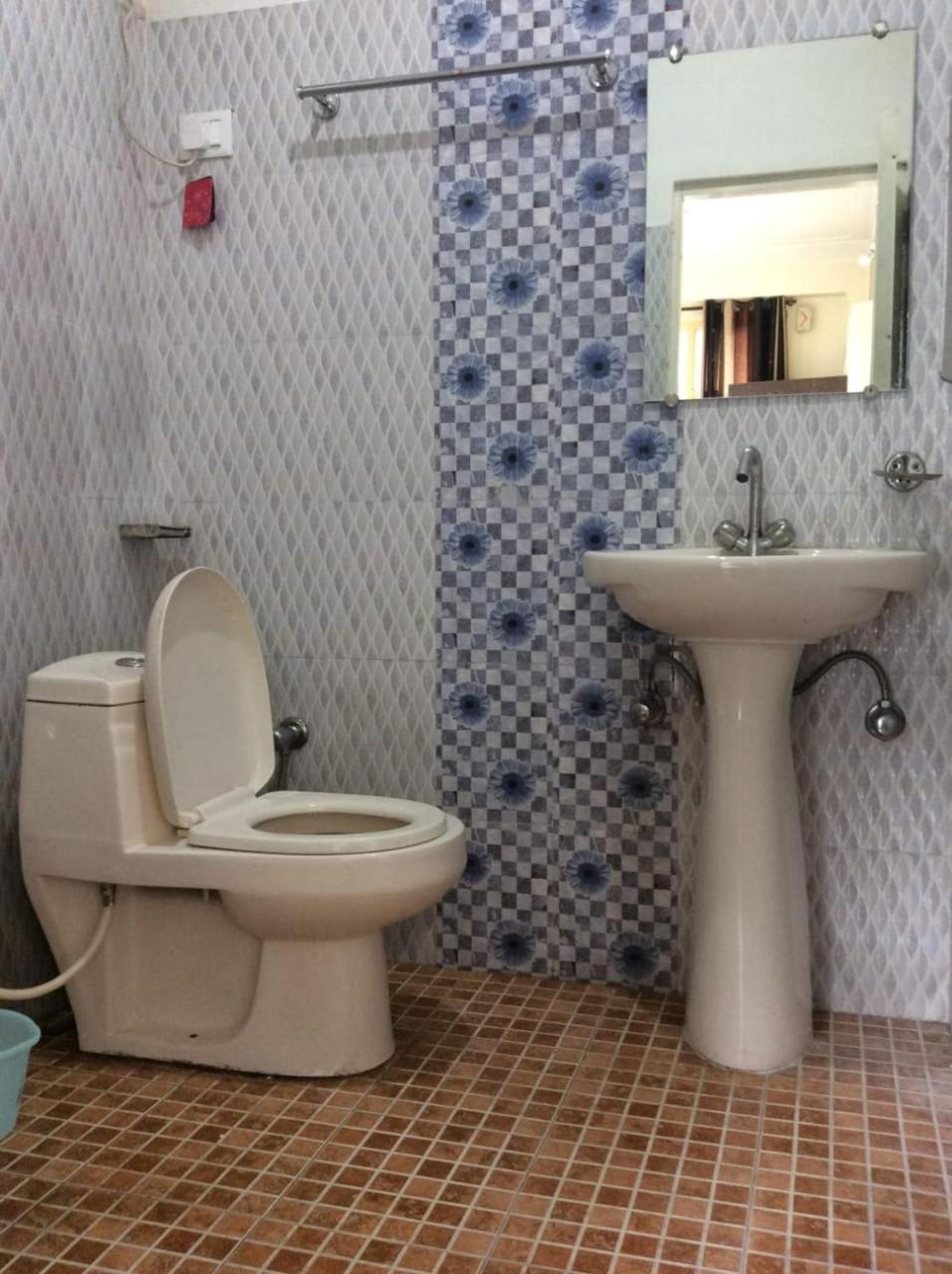 Oasis Guest House Bhagsu D'Shala 다람샬라 외부 사진
