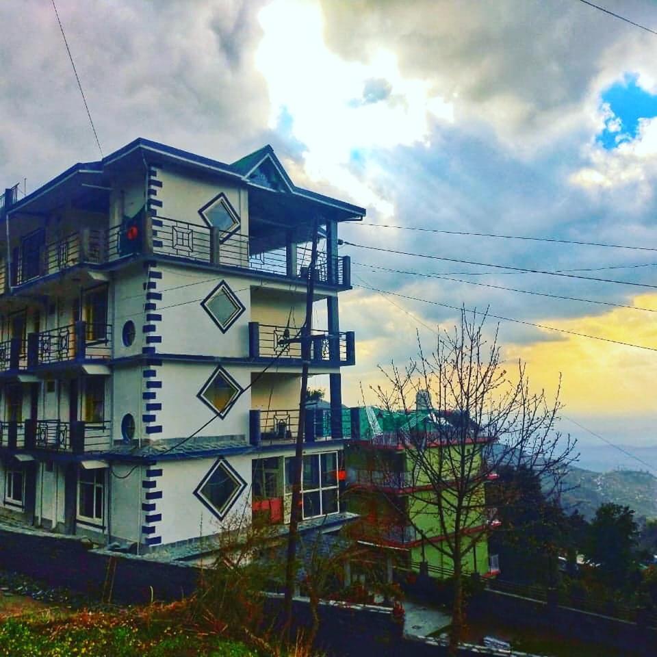 Oasis Guest House Bhagsu D'Shala 다람샬라 외부 사진