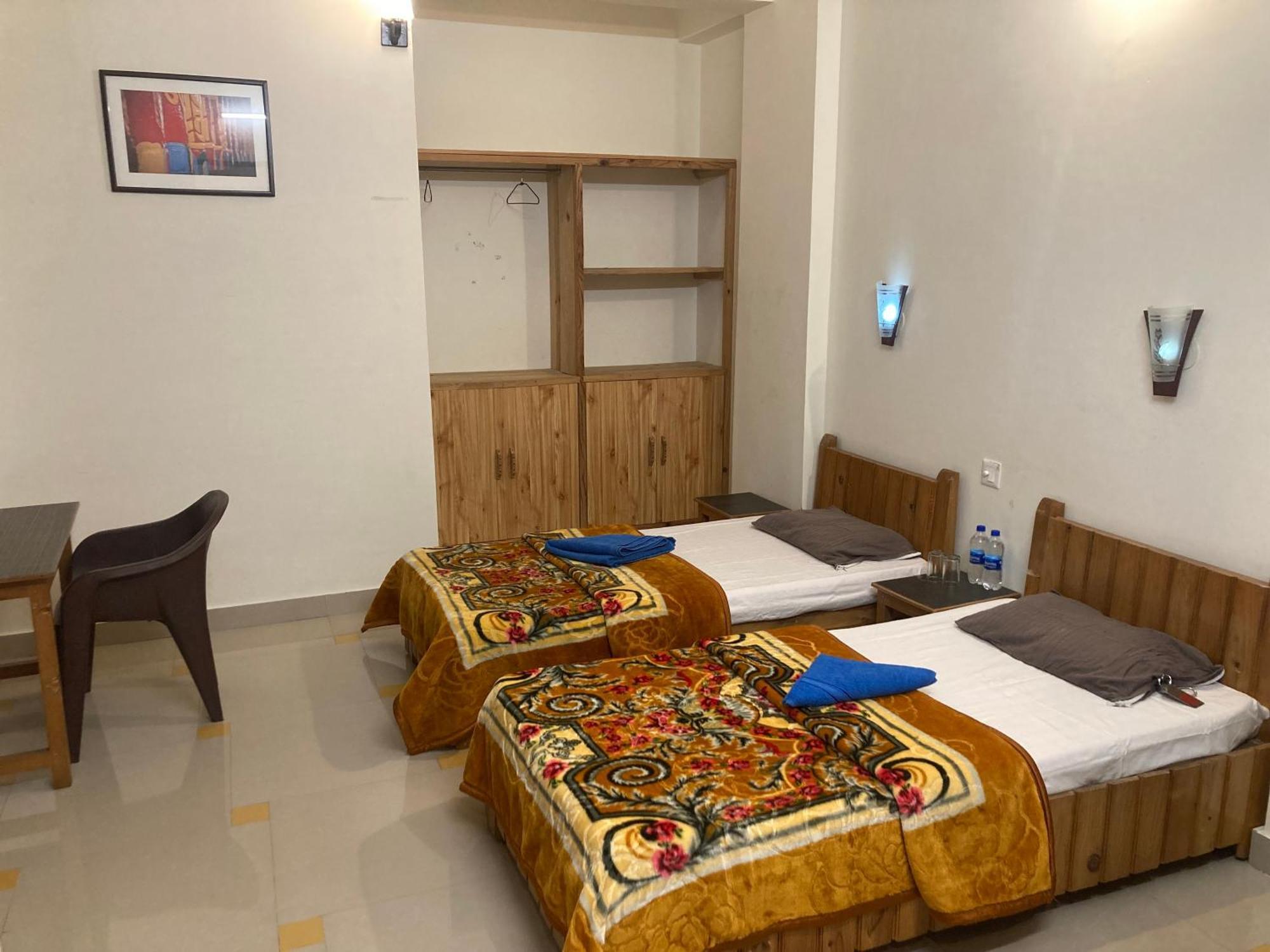 Oasis Guest House Bhagsu D'Shala 다람샬라 외부 사진