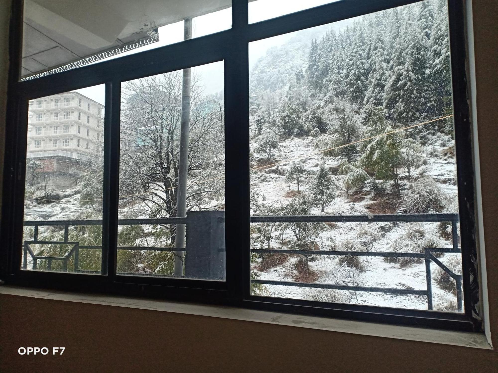 Oasis Guest House Bhagsu D'Shala 다람샬라 외부 사진