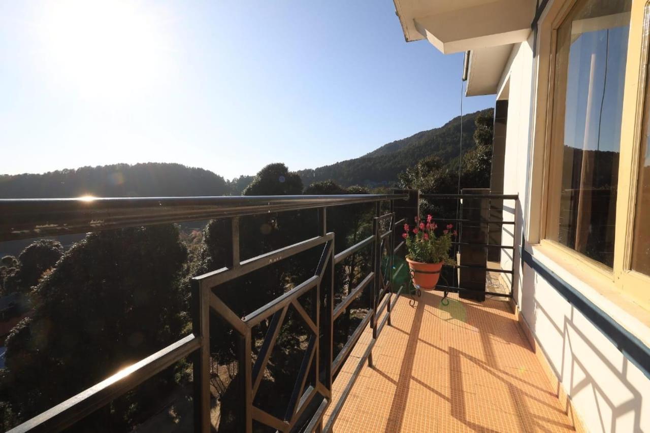 Oasis Guest House Bhagsu D'Shala 다람샬라 외부 사진