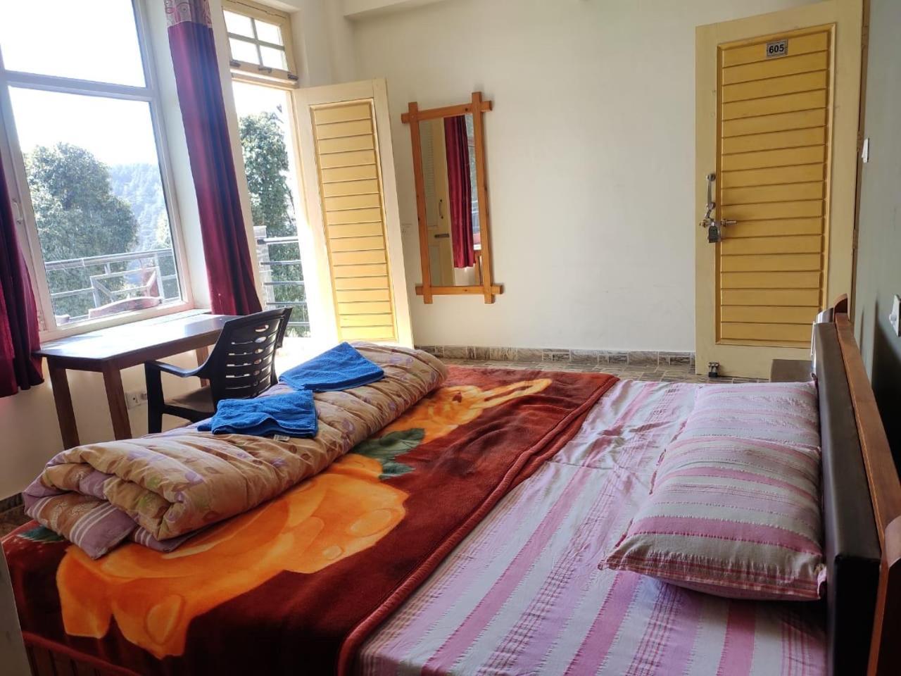 Oasis Guest House Bhagsu D'Shala 다람샬라 외부 사진