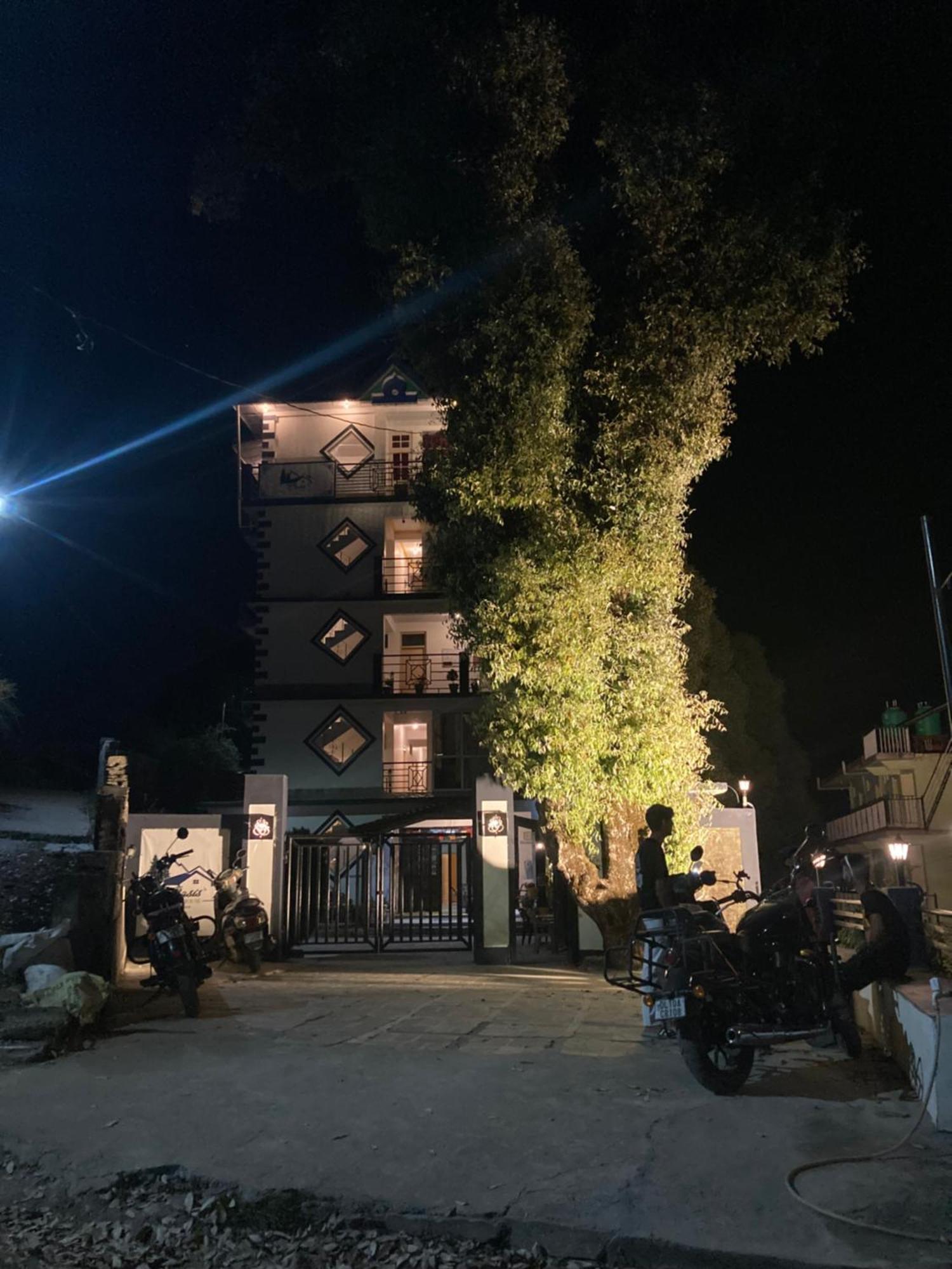 Oasis Guest House Bhagsu D'Shala 다람샬라 외부 사진